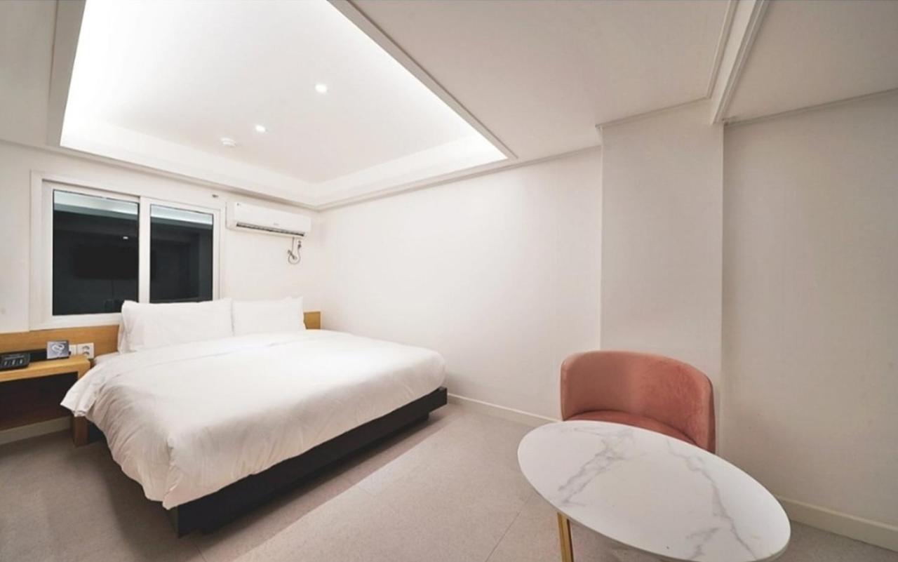 พูซาน ซอมยอน บิสซิเนส โฮเทล J7 Hotel ปูซาน ภายนอก รูปภาพ