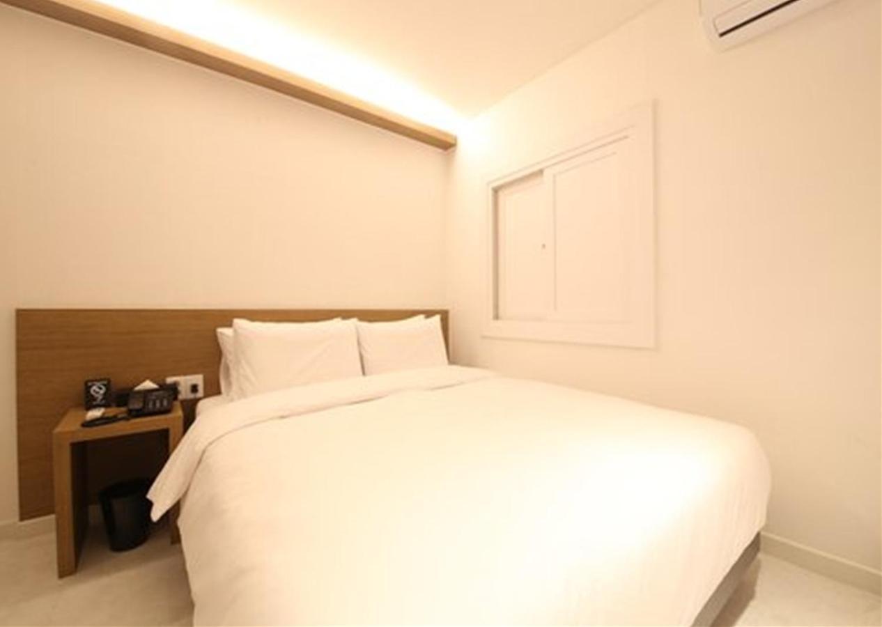 พูซาน ซอมยอน บิสซิเนส โฮเทล J7 Hotel ปูซาน ภายนอก รูปภาพ