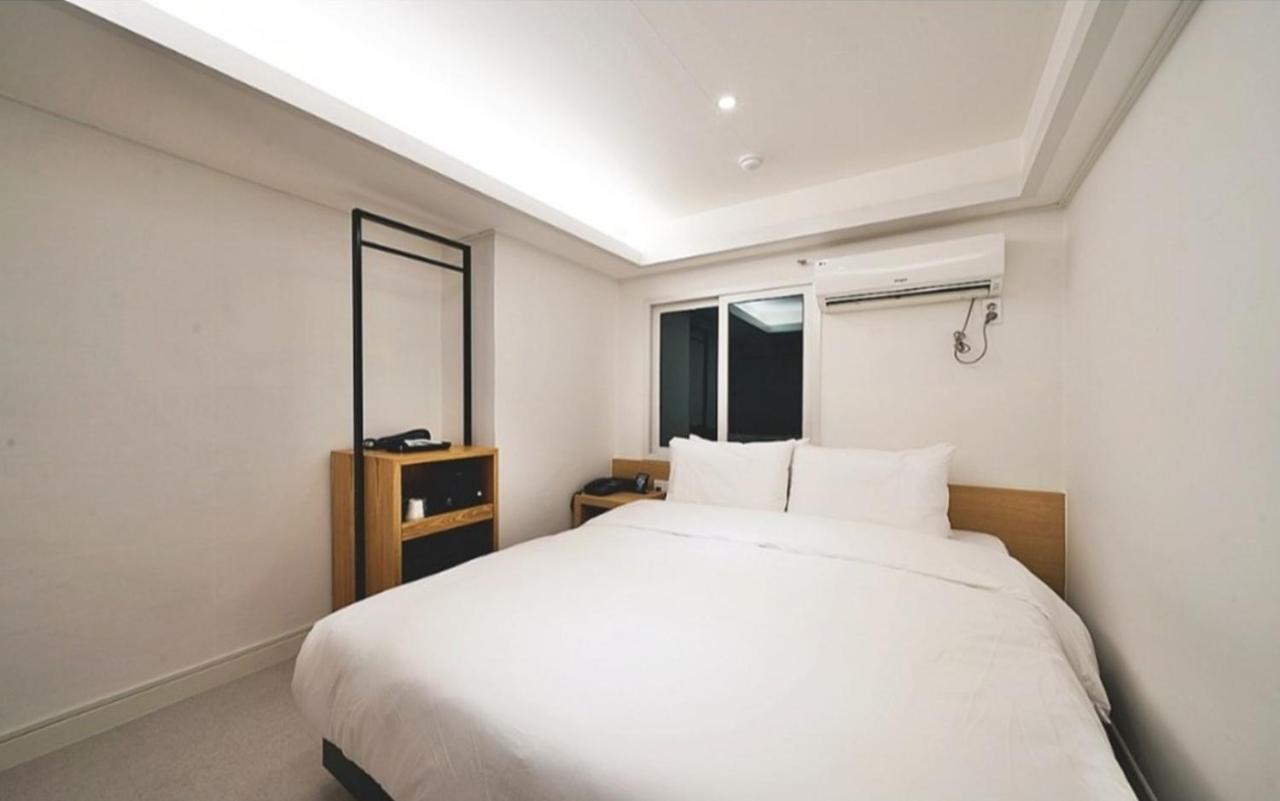 พูซาน ซอมยอน บิสซิเนส โฮเทล J7 Hotel ปูซาน ภายนอก รูปภาพ