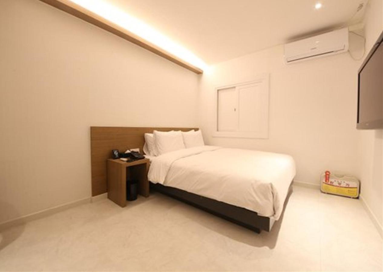 พูซาน ซอมยอน บิสซิเนส โฮเทล J7 Hotel ปูซาน ภายนอก รูปภาพ
