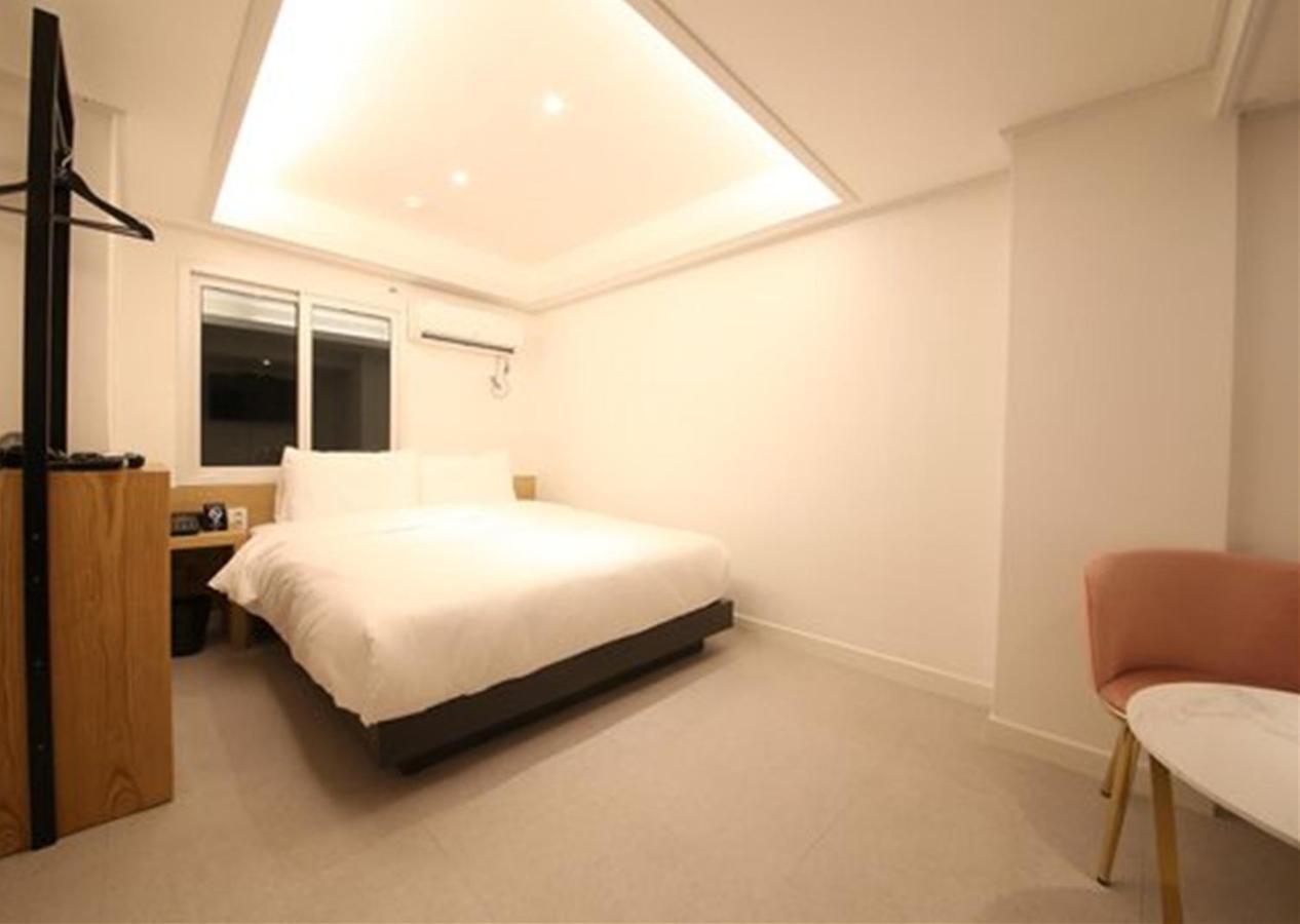 พูซาน ซอมยอน บิสซิเนส โฮเทล J7 Hotel ปูซาน ภายนอก รูปภาพ