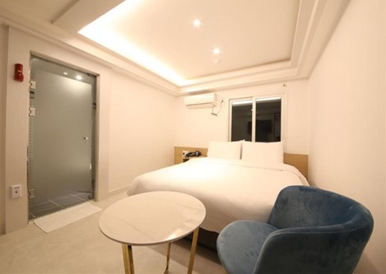 พูซาน ซอมยอน บิสซิเนส โฮเทล J7 Hotel ปูซาน ภายนอก รูปภาพ