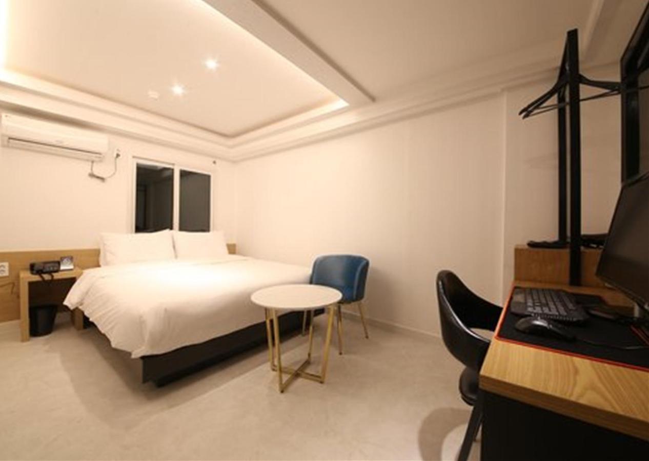 พูซาน ซอมยอน บิสซิเนส โฮเทล J7 Hotel ปูซาน ภายนอก รูปภาพ