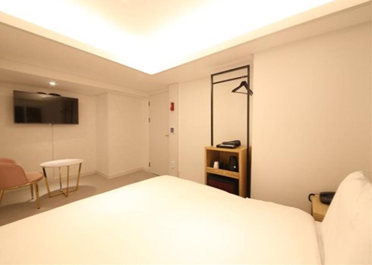 พูซาน ซอมยอน บิสซิเนส โฮเทล J7 Hotel ปูซาน ภายนอก รูปภาพ