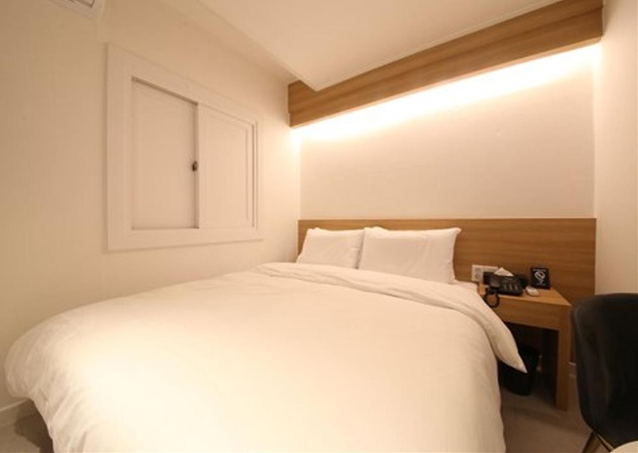 พูซาน ซอมยอน บิสซิเนส โฮเทล J7 Hotel ปูซาน ภายนอก รูปภาพ