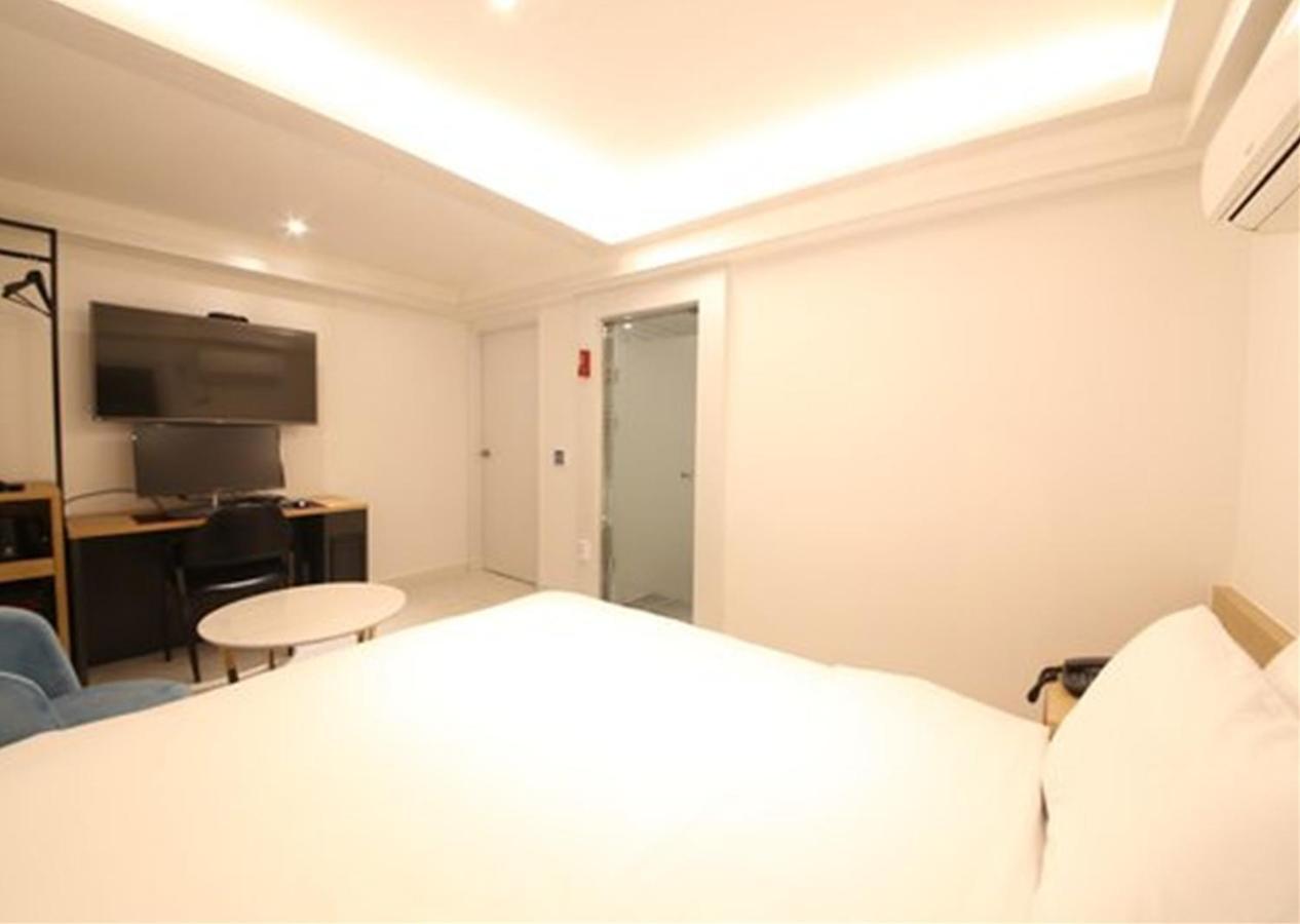 พูซาน ซอมยอน บิสซิเนส โฮเทล J7 Hotel ปูซาน ภายนอก รูปภาพ