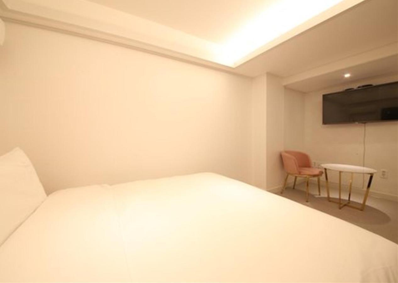 พูซาน ซอมยอน บิสซิเนส โฮเทล J7 Hotel ปูซาน ภายนอก รูปภาพ